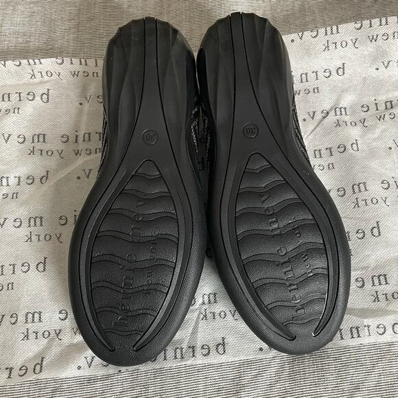 Bernie Mev Woven V‑Vamp Flat Women 8/38 Black Silver Stretchy Clean Girl NWOB - Picture 4 of 5